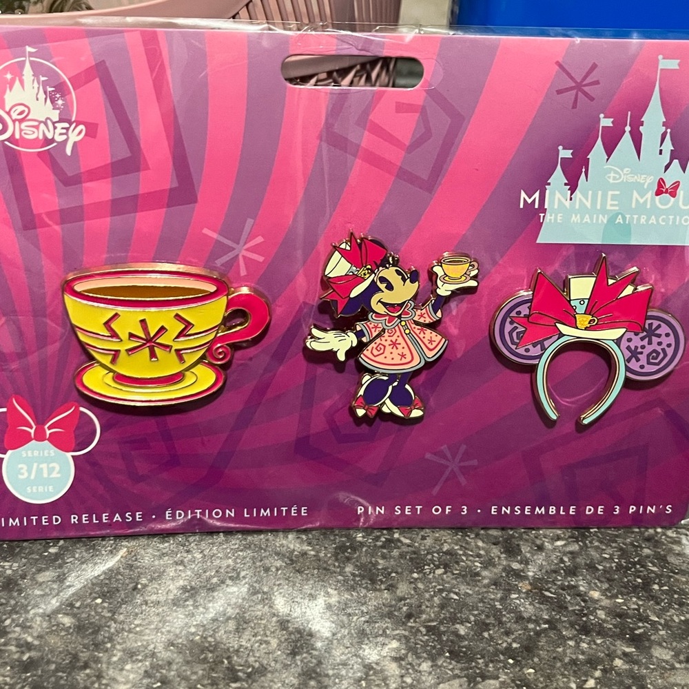 Disney Minnie pins